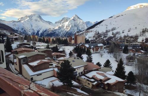 Mont-de-Lans Apartment | Studio les 2 Alpes au Village 1800m-Commerces et télésiège à 50m-Retour ski au pied