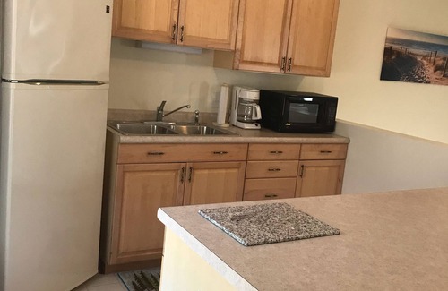 Shelby Apartment | Studio Loft at Stony Lake 1 block to Lake Michigan & Stony Lake Beaches π
