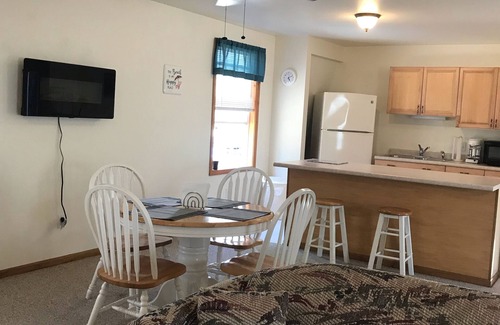Shelby Apartment | Studio Loft at Stony Lake 1 block to Lake Michigan & Stony Lake Beaches π