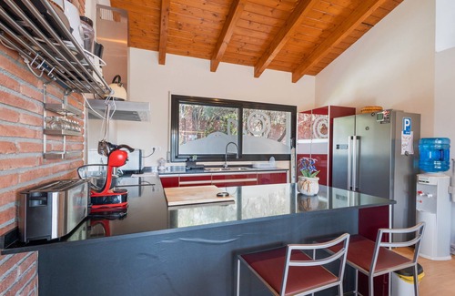 Olivella Apartment | Studio 'Loft Cim Apartments' with Mountain View, Wi-Fi and Air Conditioning