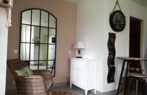 Le Chateau-d'Oleron Apartment | Studio lumineux à 2 pas de la mer