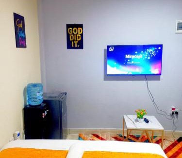 Meru Bed & Breakfast | Studio Meru Zuri Haven Homes