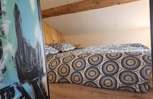 Lons-le-Saunier Apartment | Studio meublé proche conseil départemental du Jura