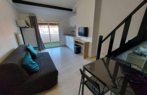 Le Grau-dʼAgde Apartment | Studio Mezzanine au Grau d'Agde – 250m Plage, Terrasse, 4 Couchages - FR-1-423-235