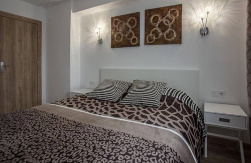 En Corts Apartment | Studio near City of Arts 2
