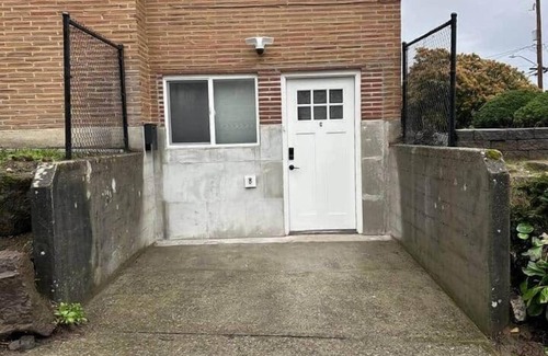 Columbia City House | Studio | Near Downtown + Airport Train + Stadium
