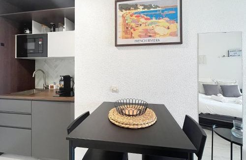 La Madeleine Apartment | Studio Neuf avec Terrasse et Aperçu Mer