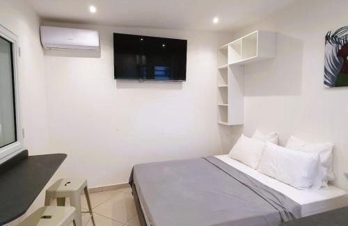 Saint-Denis Apartment | Studio pour 2 personnes proche de l'hôpital et du jardin de l'état
