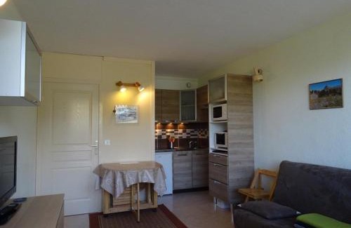 Arette Apartment | Studio pour 4 pers. à proximité des pistes avec balcon et parking - FR-1-602-55