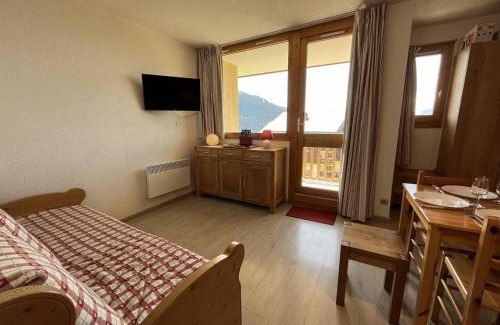 Vallandry Apartment | Studio rénové de 26 m² pour 4 pers avec balcon, accès pistes, animaux admis - Vallandry - FR-1-757-116