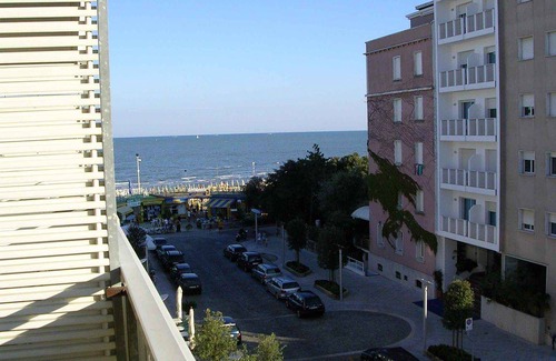 Lignano Sabbiadoro Apartment | Studio renovated with air conditioning