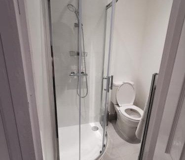 Kidbrooke with Hornfair Apartment | Studio self contained double bedroom