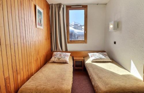 Meribel-Mottaret Apartment | Studio skis aux pieds, proche commerces, animaux acceptés - FR-1-182-163