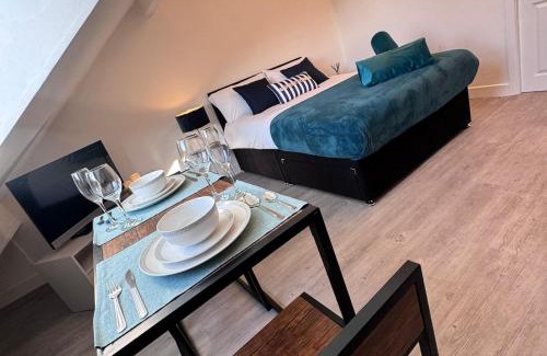 Old Trafford Apartment | Studio Sleeps3- CloseTo OldTrafford - WhP- o2