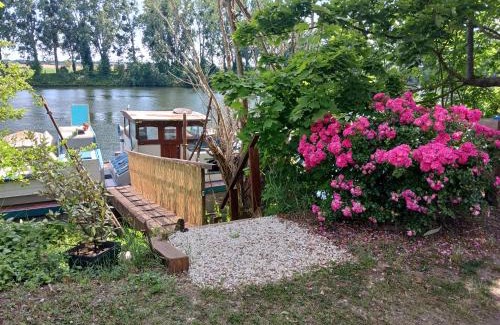 Conflans-Sainte-Honorine Apartment | Studio sur l'eau - Bateau Diva