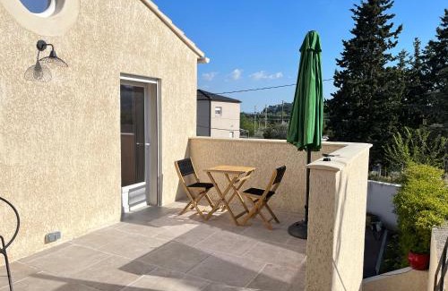 Villeneuve-les-Avignon House | Studio terrasse avec une vue dégagée 3km Avignon