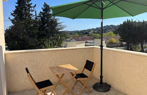 Villeneuve-les-Avignon House | Studio terrasse avec une vue dégagée 3km Avignon