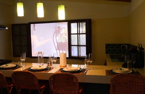Libreville Apartment | Studio Tropical Jungle-Vue sur Mer/Pied dans l'eau