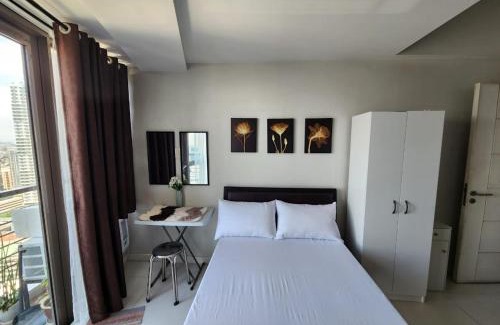 Legazpi Village Apartment | Studio Unit with Balcony at Legaspi Village KL Tower Residence - Along Greenbelt Mall Area