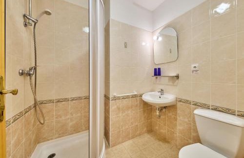 Janske Lazne Apartment | Studio Villa Belvedere-8 by Interhome