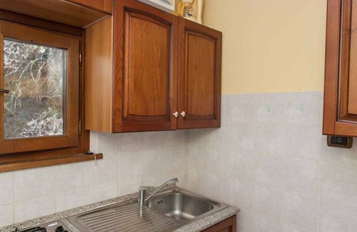 Ramazzano Apartment | Studio with air conditioning
