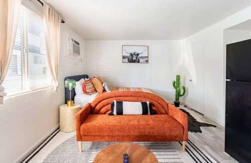 Riverside Apartment | Studio+Wifi+TV+Free Parking
