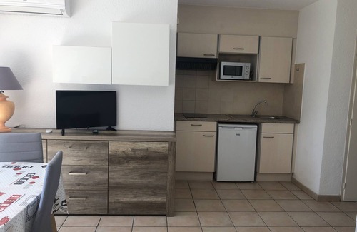 Saint-Raphael Apartment | Studio with Balcony Near Beach and Shops, Free Wi-Fi