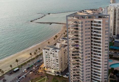 Bat Yam Apartment | Studio with city view