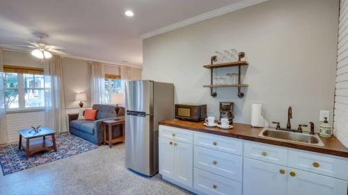 Thunderbolt House | Studio with Gazebo-Swanky Savannah Style