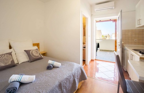 Metajna Apartment | Studio with sea view, free WiFi, free parking