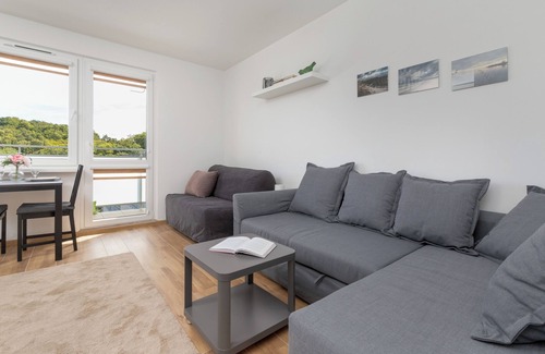 Wzgorze Swietego Maksymiliana Apartment | Studio With Sea View Gdynia by Renters