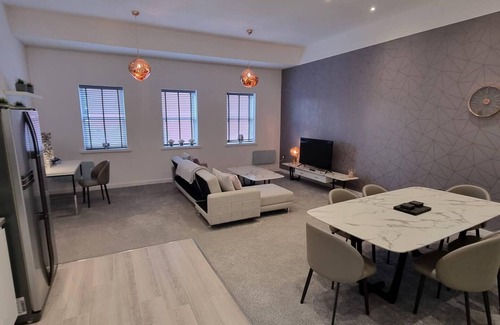 Birmingham Apartment | Stunning 1 Bed Apt Minutes From Bham City Centre