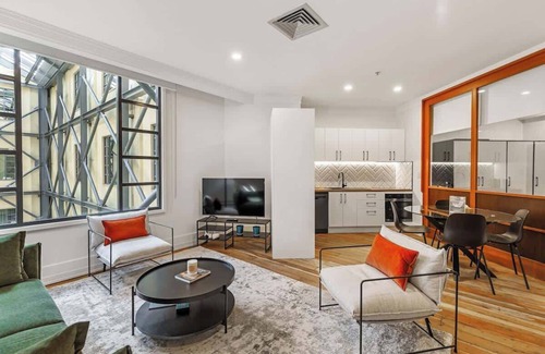 Auckland Central Business District Apartment | Stunning 1BR Apt in Heritage Hotel by Zodiak Stays