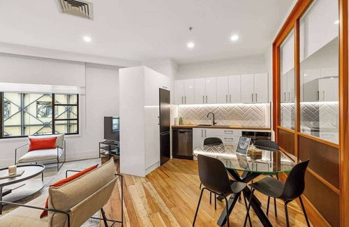 Auckland Central Business District Apartment | Stunning 1BR Apt in Heritage Hotel by Zodiak Stays