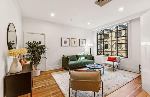 Auckland Central Business District Apartment | Stunning 1BR Apt in Heritage Hotel by Zodiak Stays