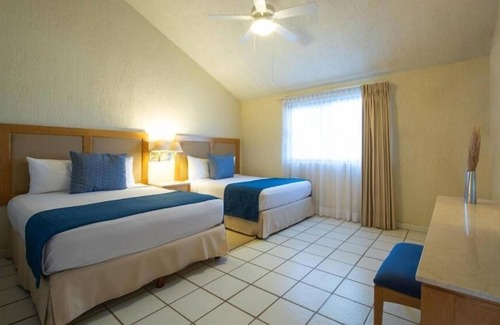 Campo de Golf Fonatur House | Stunning 1BR Suite Steps to Plaza Italia Square