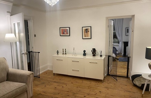 Gateshead Apartment | Stunning 2-bed Pet Friendly Apartment in Gateshead