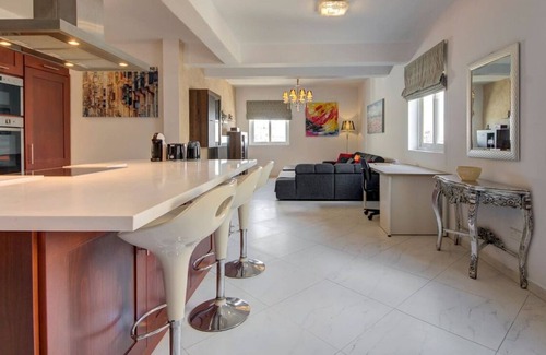 Ta' Xbiex Apartment | Stunning 2BR home with spacious living in Ta'Xbiex