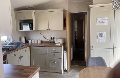 Clacton-on-Sea House | Stunning 3-bed Caravan in Clacton-on-sea