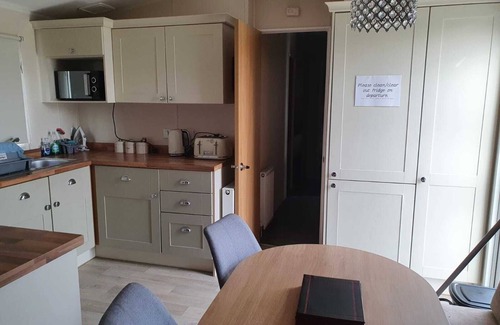 Clacton-on-Sea House | Stunning 3-bed Caravan in Clacton-on-sea