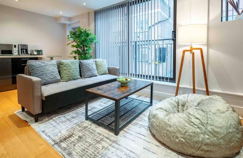 Fitzrovia House | Stunning 3-bed House in Central London