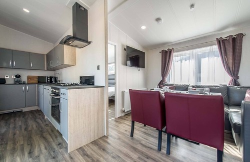 Lincoln Cottage | Stunning 3 bed lodge with hot tub - Metheringham