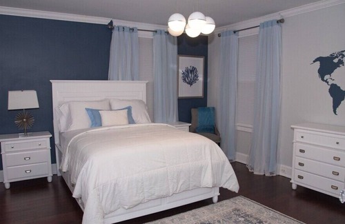 Elizabeth House | Stunning 5 BdRm/3 Bth Home near EWR Airport , Mins. from Times Square & Shopping