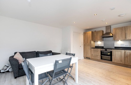Ashford House | Stunning 5-bed House in Ashford