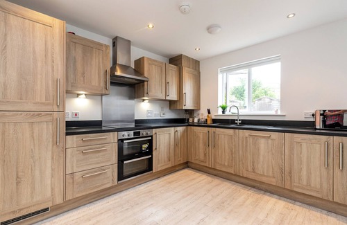 Ashford House | Stunning 5-bed House in Ashford