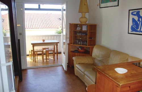 Plage d'Argeles Apartment | Stunning apartment in Argels-sur-Mer with 3 Bedrooms and WiFi