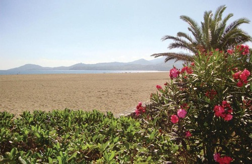 Plage d'Argeles Apartment | Stunning apartment in Argels-sur-Mer with 3 Bedrooms and WiFi