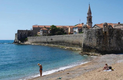 Rozino Apartment | Stunning apartment in Budva with 2 Bedrooms, WiFi and Outdoor swimming pool