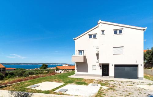 Kastel Gomilica Apartment | Stunning Apartment In Kastel Gomilica