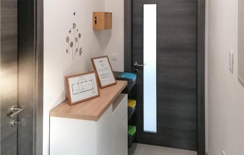 Sarsoni Apartment | Stunning Apartment In Mladenici